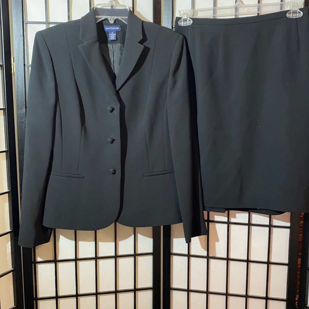 Ann Taylor Lined Skirt Set Size 8